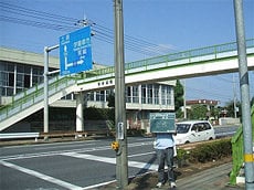 下妻市　峯歩道橋塗装工事